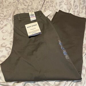 NWT Dockers easy khaki classic fit 38/29